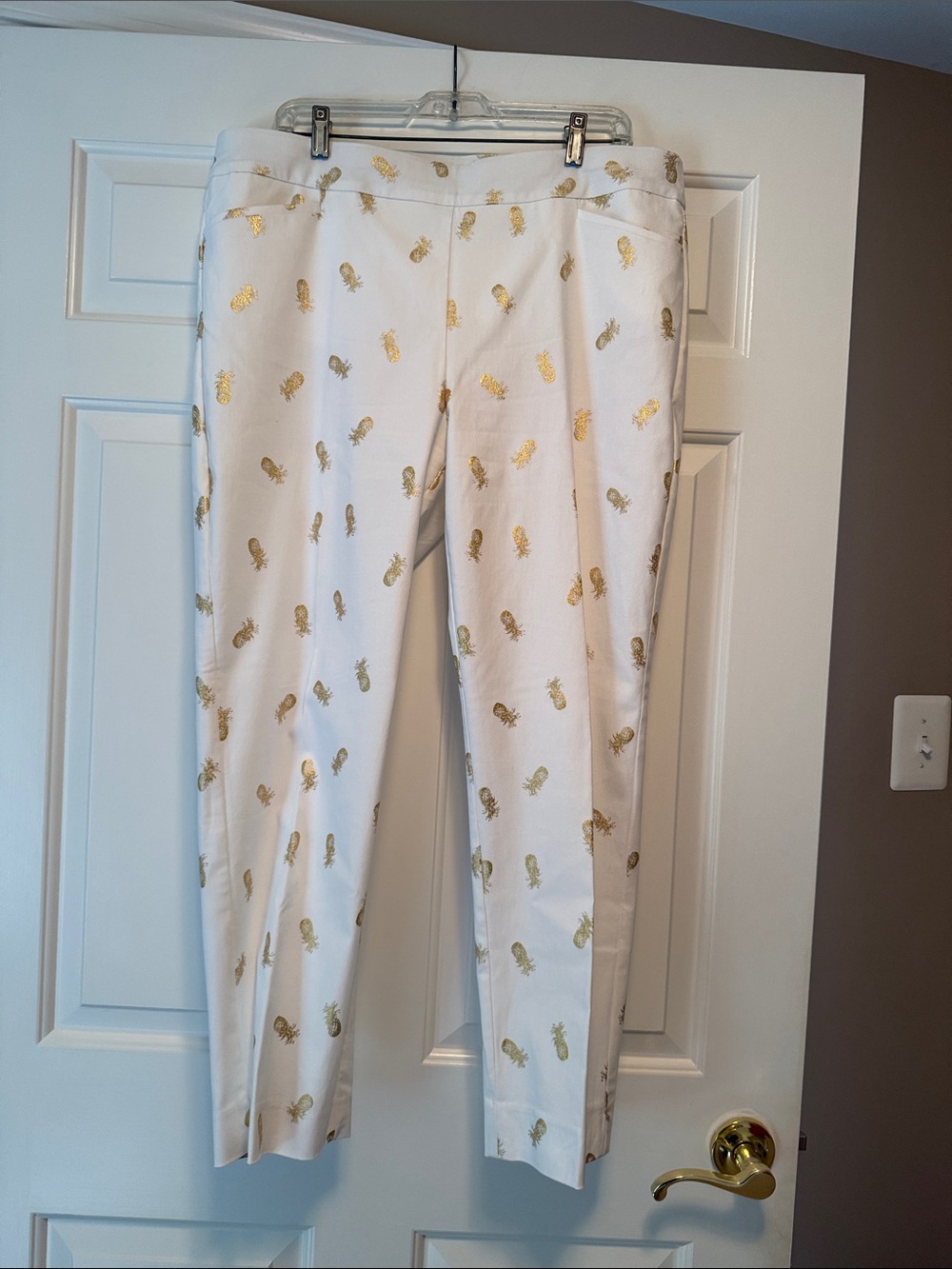 Chico's White Pants with Gold Pineapple Motif